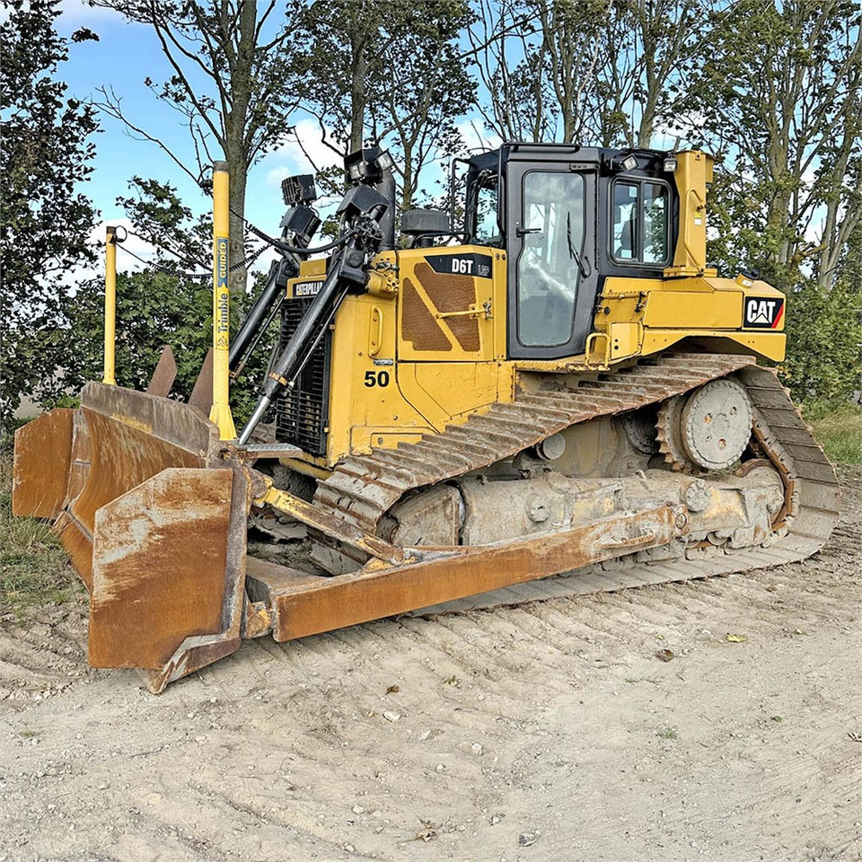 Caterpillar D6T LGP - Bulldozer: photos 1 Caterpillar D6T LGP - Bulldozer: photos 1