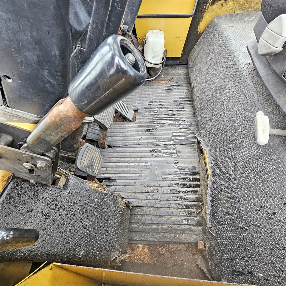 Chariot élévateur Caterpillar DP45: photos 11