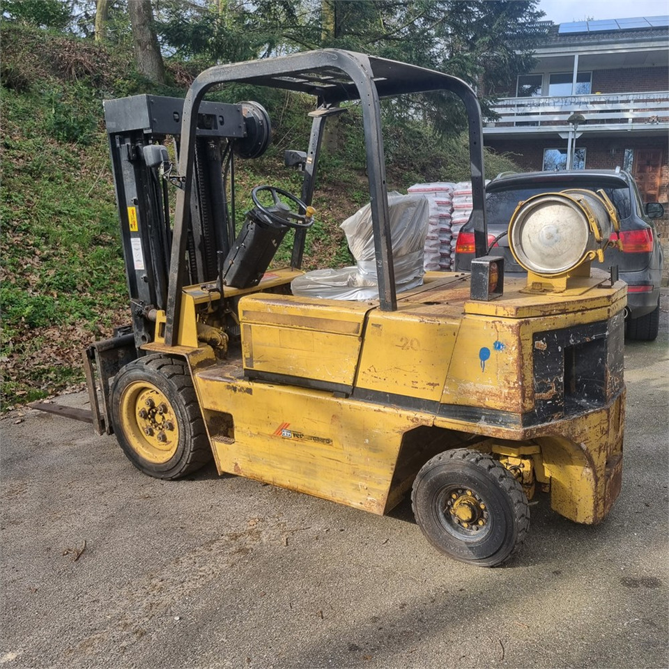 Chariot élévateur Caterpillar VC60D
