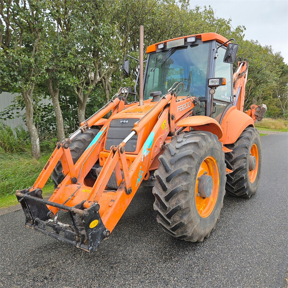 Fiat-Hitachi FB200-4PS - Tractopelle: photos 1 Fiat-Hitachi FB200-4PS - Tractopelle: photos 1