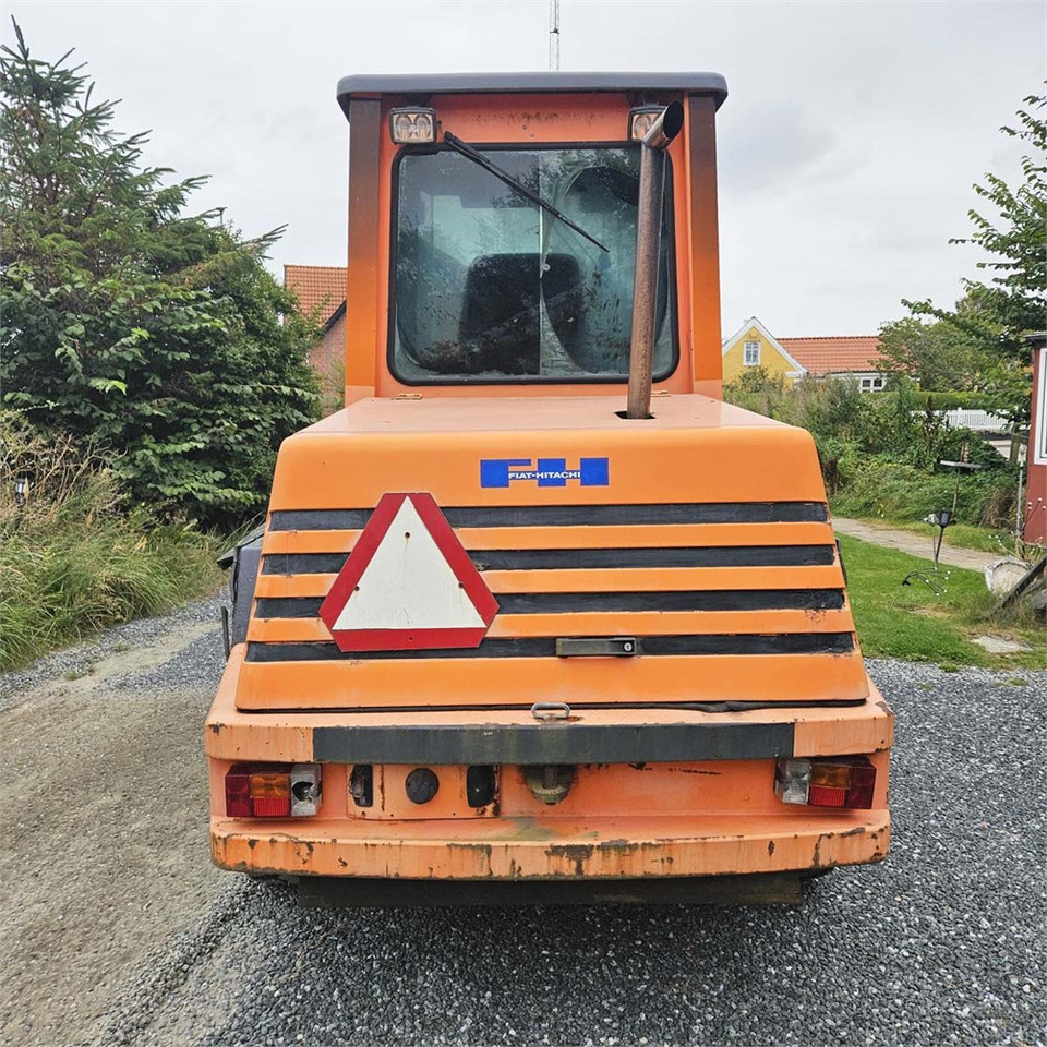 Fiat-Hitachi W80 H - Chargeuse sur pneus: photos 4 Fiat-Hitachi W80 H - Chargeuse sur pneus: photos 4