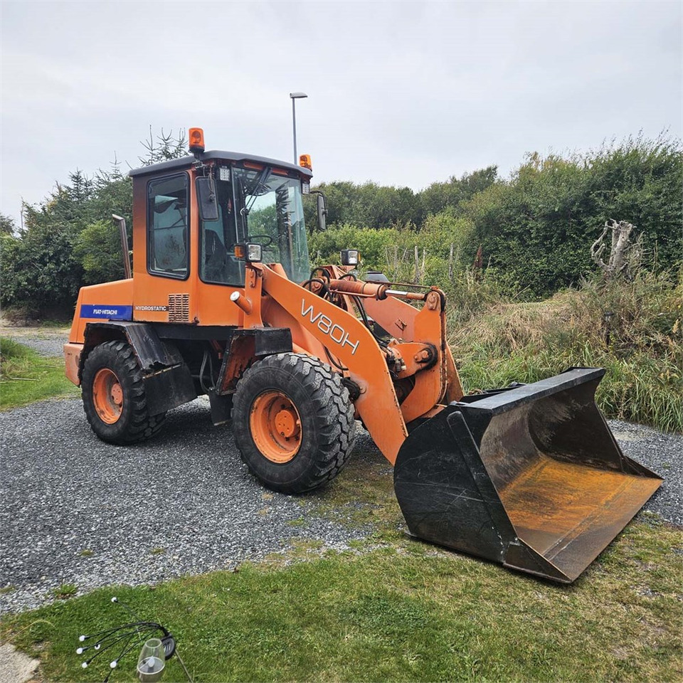 Fiat-Hitachi W80 H - Chargeuse sur pneus: photos 1 Fiat-Hitachi W80 H - Chargeuse sur pneus: photos 1