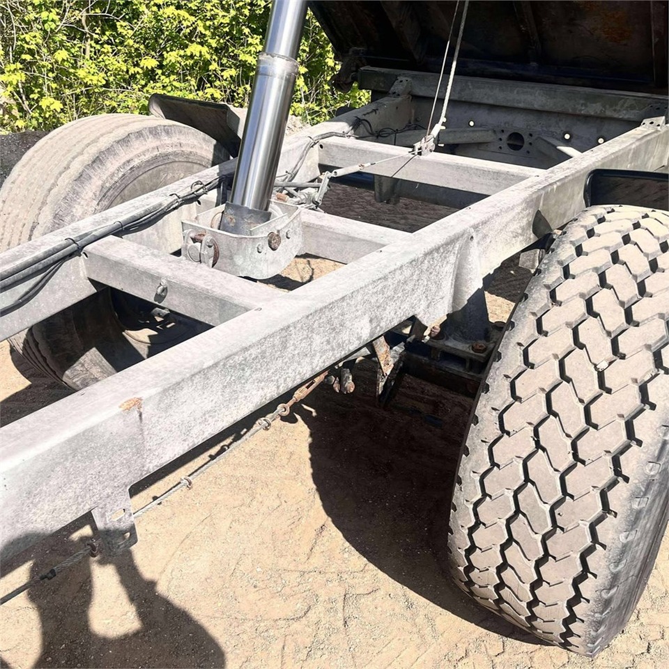 Fliegl 65-40 N en leasing occasion Fliegl 65-40 N: photos 16 Fliegl 65-40 N en leasing occasion Fliegl 65-40 N: photos 16