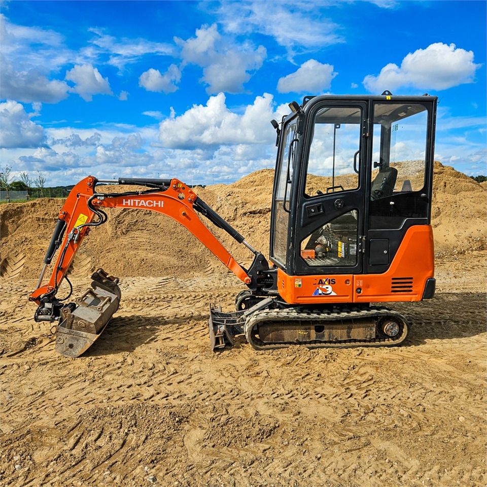 Hitachi ZX19-6 CR - Mini pelle: photos 1 Hitachi ZX19-6 CR - Mini pelle: photos 1