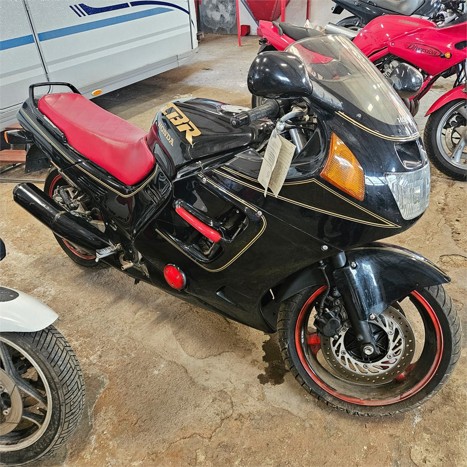 Honda CBR1000F - Motocyclette: photos 1 Honda CBR1000F - Motocyclette: photos 1