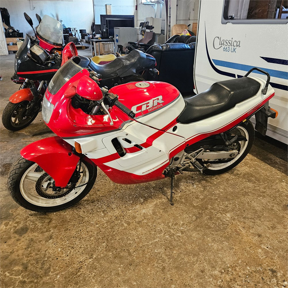 Honda CBR600F Super sport - Motocyclette: photos 2 Honda CBR600F Super sport - Motocyclette: photos 2