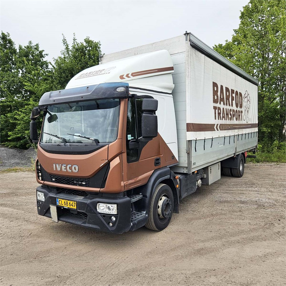 Iveco Eurocargo - Camion à rideaux coulissants: photos 4 Iveco Eurocargo - Camion à rideaux coulissants: photos 4