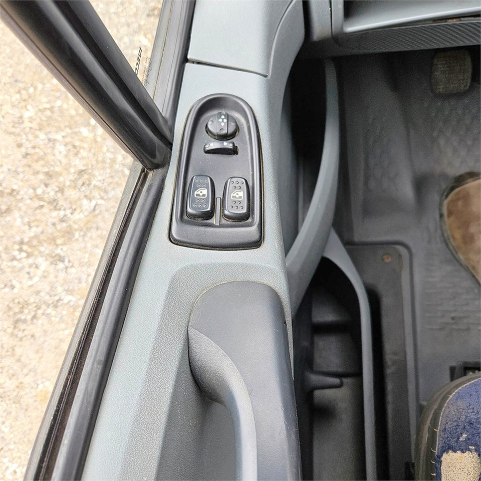 Camion plateau Iveco Stralis C35: photos 17