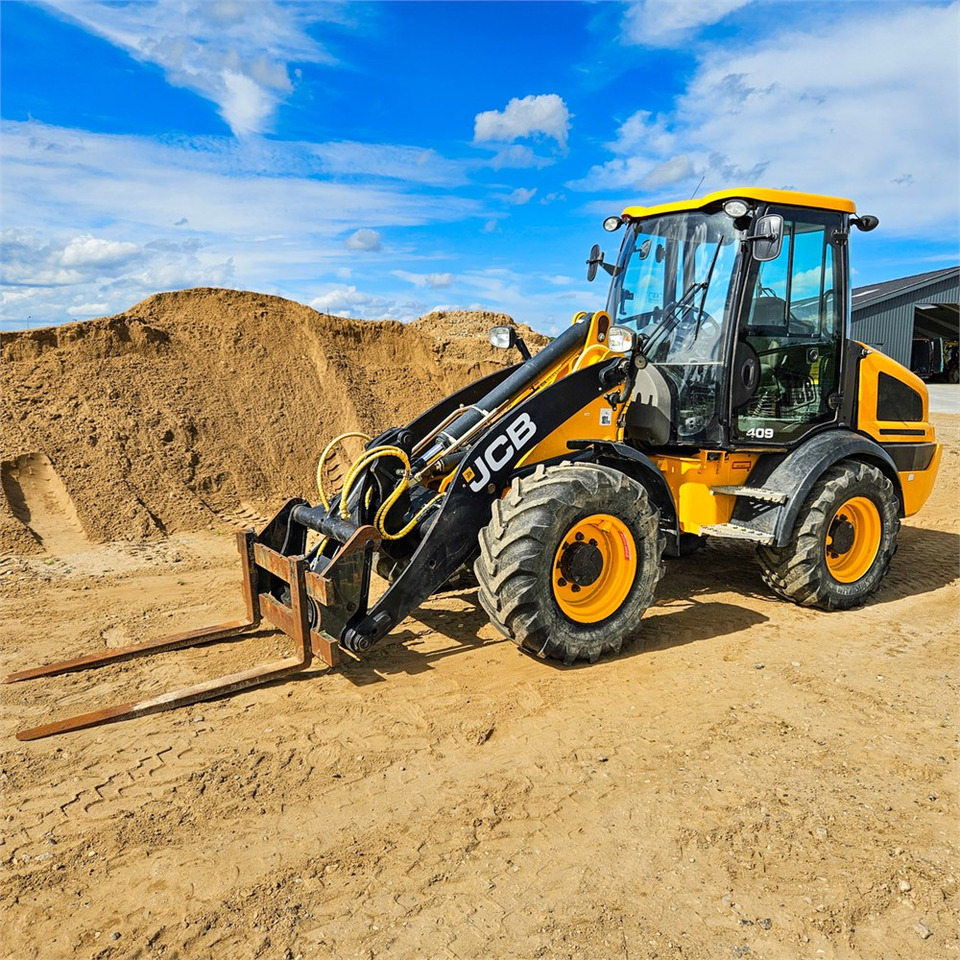 JCB 409 AG T4 - Chargeuse sur pneus: photos 1 JCB 409 AG T4 - Chargeuse sur pneus: photos 1