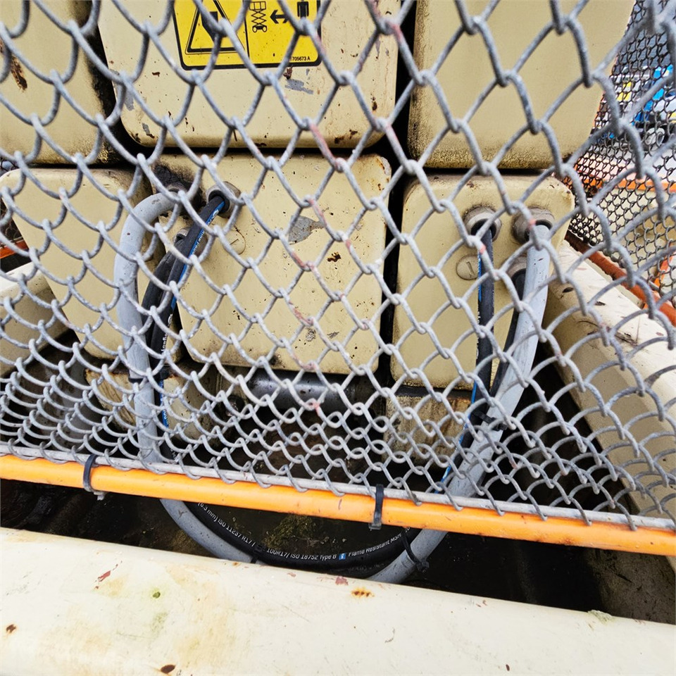 Nacelle ciseaux JLG 203-24: photos 28 Nacelle ciseaux JLG 203-24: photos 28