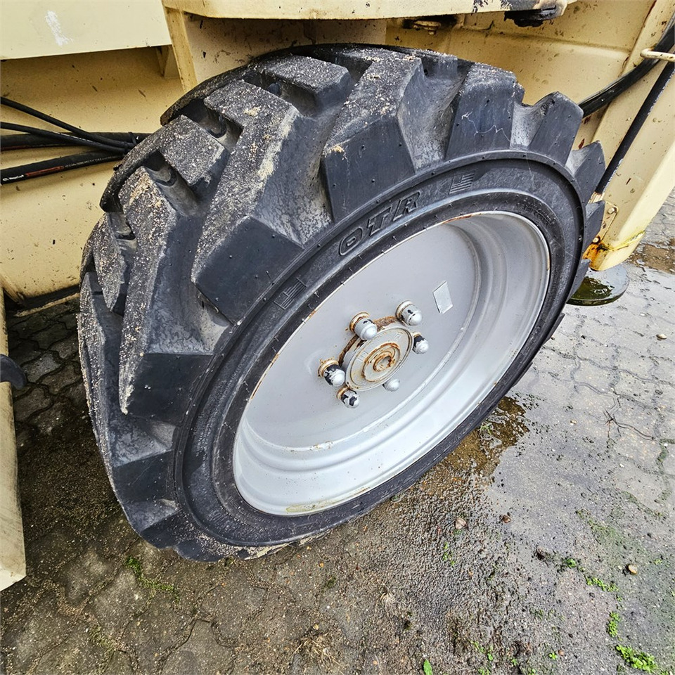 Nacelle ciseaux JLG 203-24: photos 32 Nacelle ciseaux JLG 203-24: photos 32