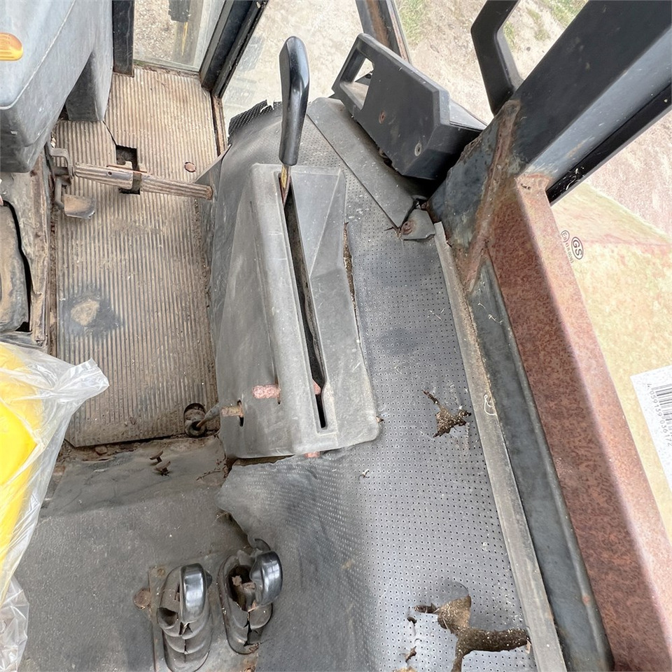 Tracteur agricole John Deere 2140: photos 20 Tracteur agricole John Deere 2140: photos 20