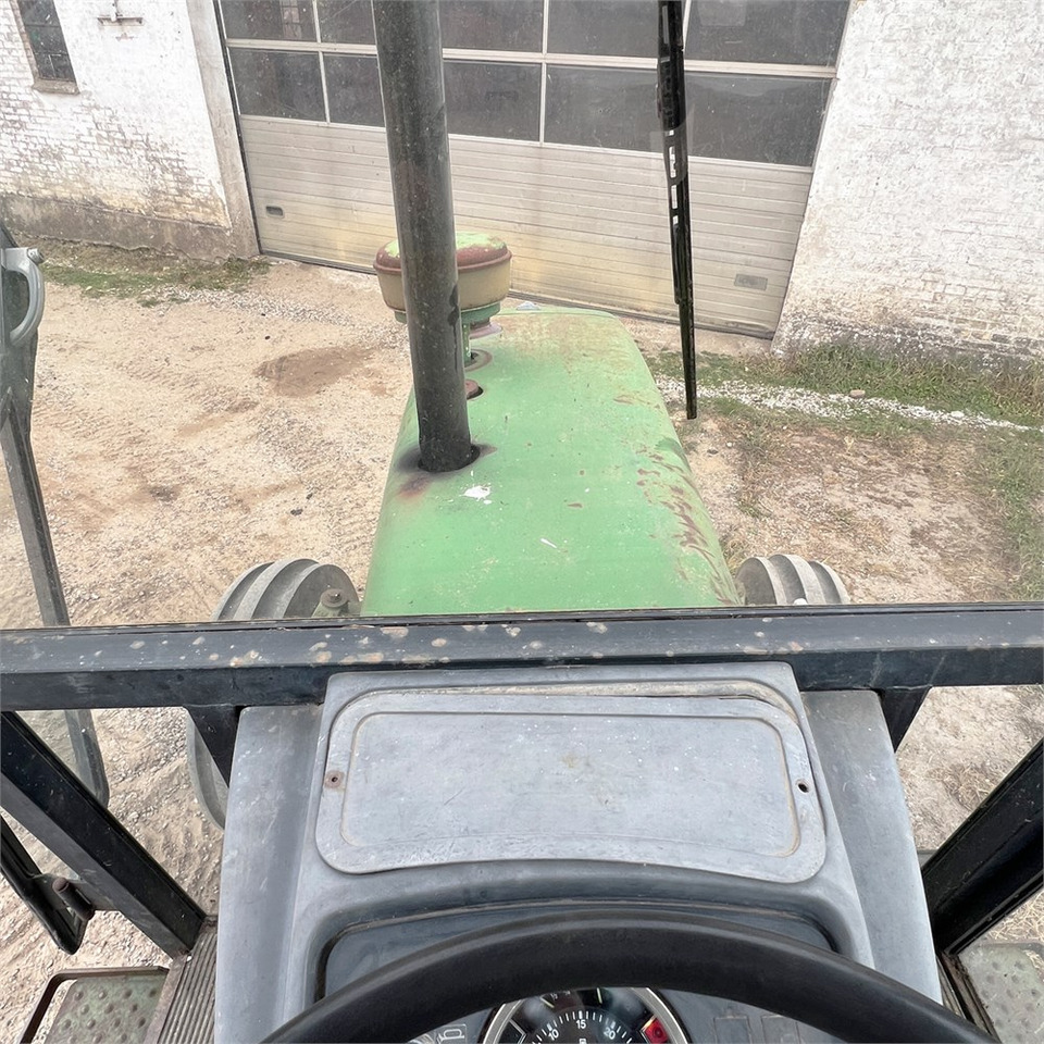 Tracteur agricole John Deere 2140: photos 25 Tracteur agricole John Deere 2140: photos 25