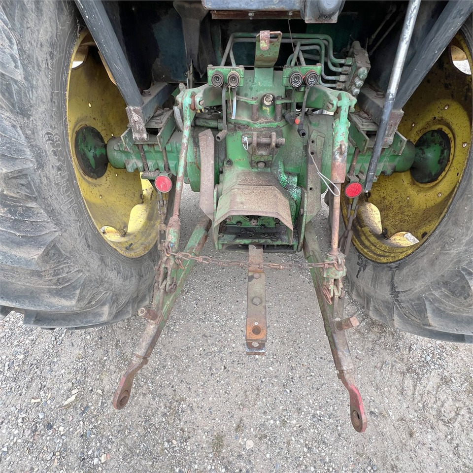 Tracteur agricole John Deere 2140: photos 27 Tracteur agricole John Deere 2140: photos 27