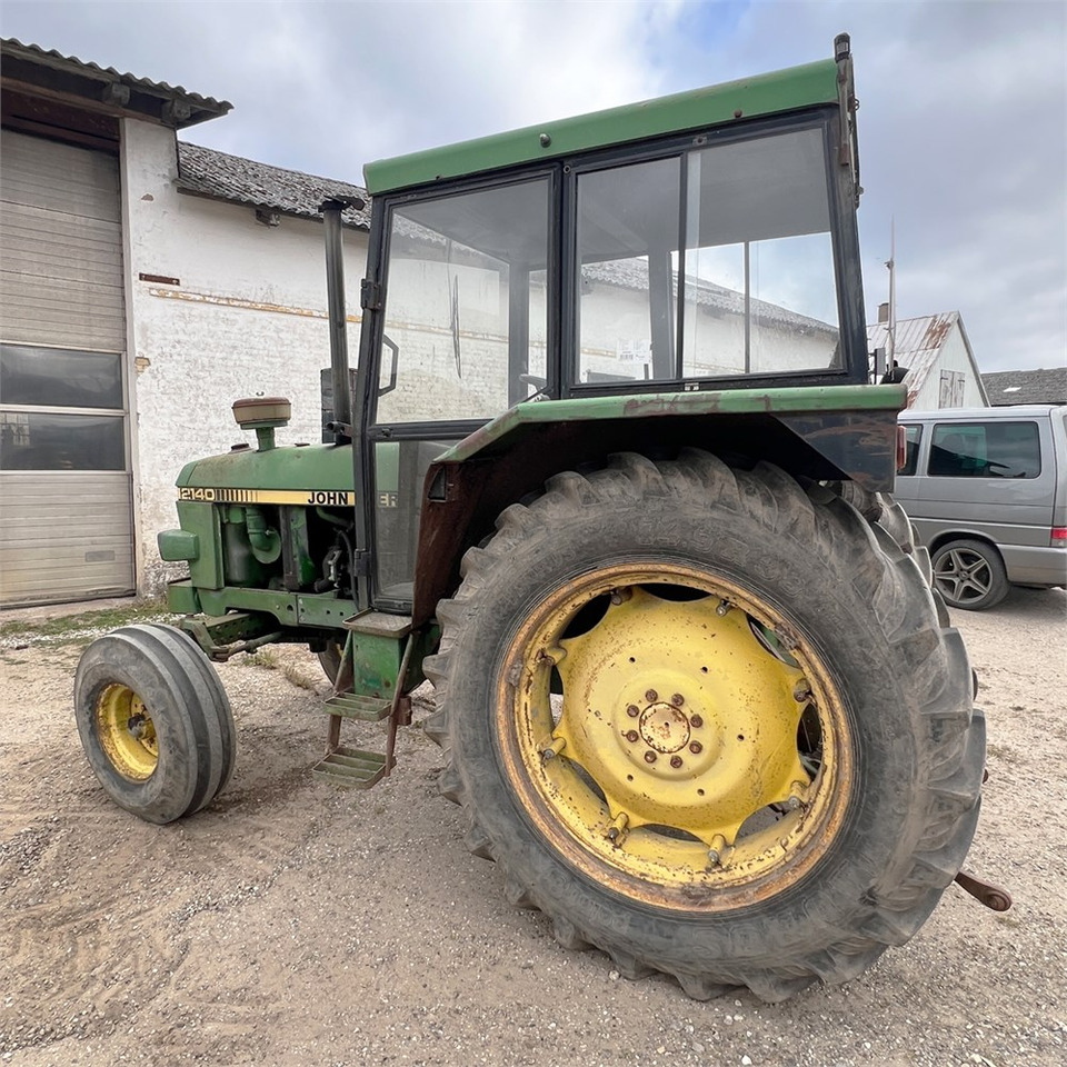 Tracteur agricole John Deere 2140: photos 13 Tracteur agricole John Deere 2140: photos 13