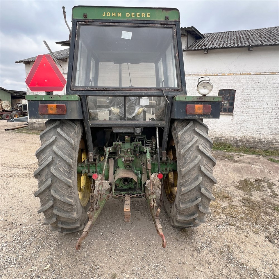 Tracteur agricole John Deere 2140: photos 11 Tracteur agricole John Deere 2140: photos 11