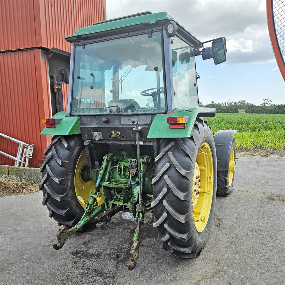 John Deere 2850 MFWD - Tracteur agricole: photos 3 John Deere 2850 MFWD - Tracteur agricole: photos 3