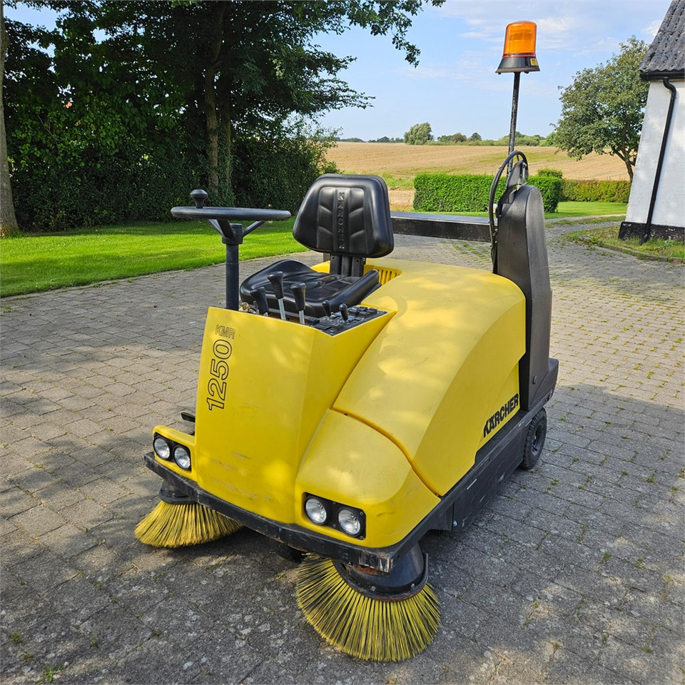 Kärcher KMR 1250 B - Balayeuse industrielle: photos 2 Kärcher KMR 1250 B - Balayeuse industrielle: photos 2