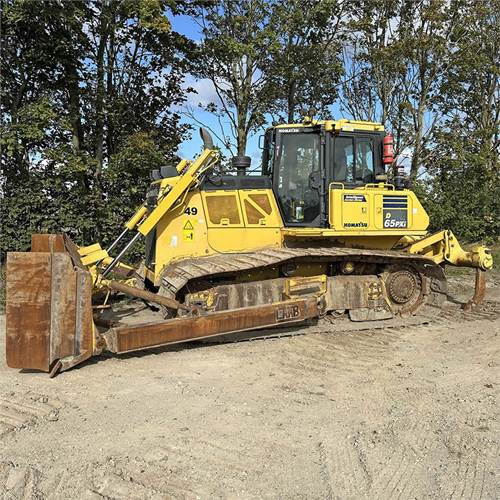 Komatsu D65 PXI-18 - Bulldozer: photos 1 Komatsu D65 PXI-18 - Bulldozer: photos 1