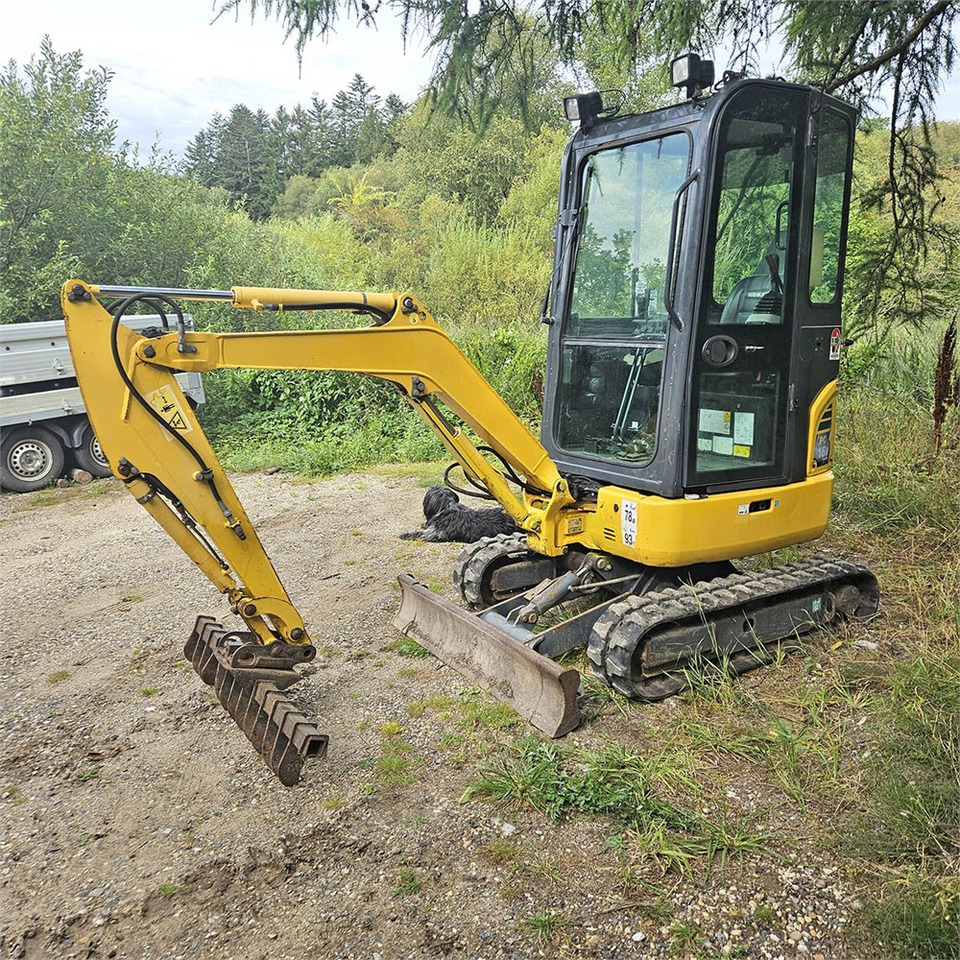 Komatsu PC16 R-3HS - Mini pelle: photos 1 Komatsu PC16 R-3HS - Mini pelle: photos 1