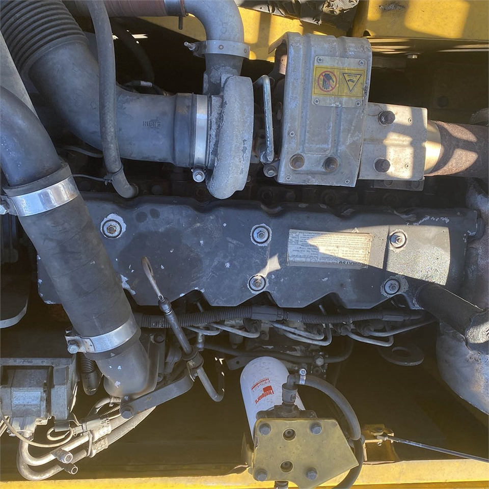 Pelle sur chenille Komatsu PC210 LC-8K: photos 28 Pelle sur chenille Komatsu PC210 LC-8K: photos 28