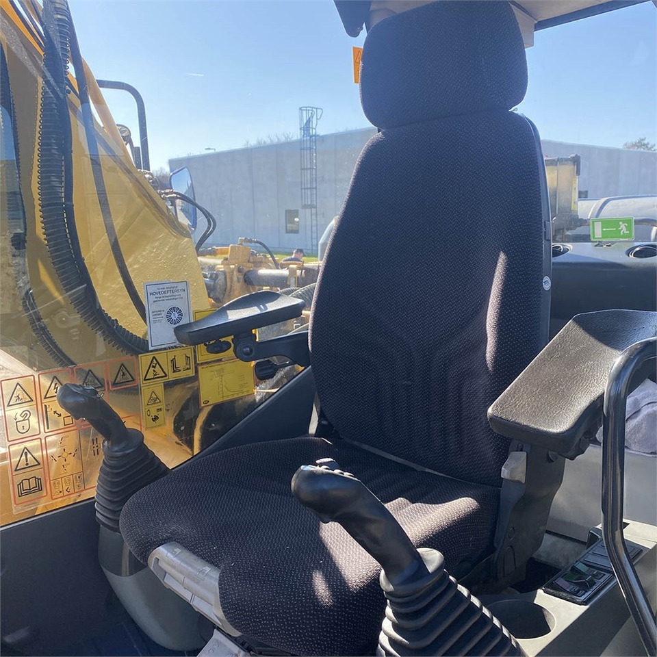 Pelle sur chenille Komatsu PC210 LC-8K: photos 14 Pelle sur chenille Komatsu PC210 LC-8K: photos 14