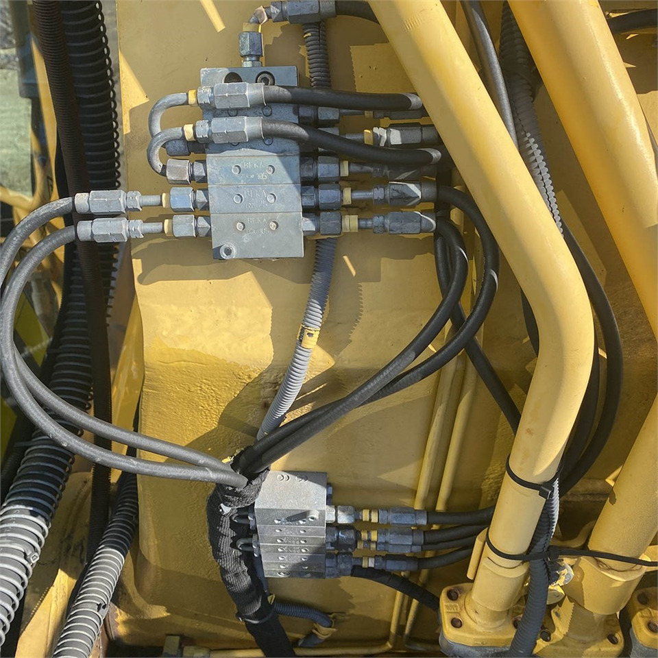 Pelle sur chenille Komatsu PC210 LC-8K: photos 12 Pelle sur chenille Komatsu PC210 LC-8K: photos 12