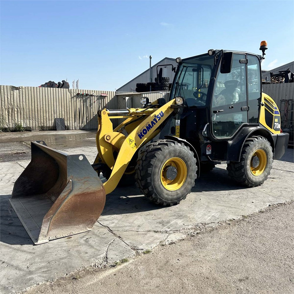Komatsu WA70M - Chargeuse sur pneus: photos 3 Komatsu WA70M - Chargeuse sur pneus: photos 3
