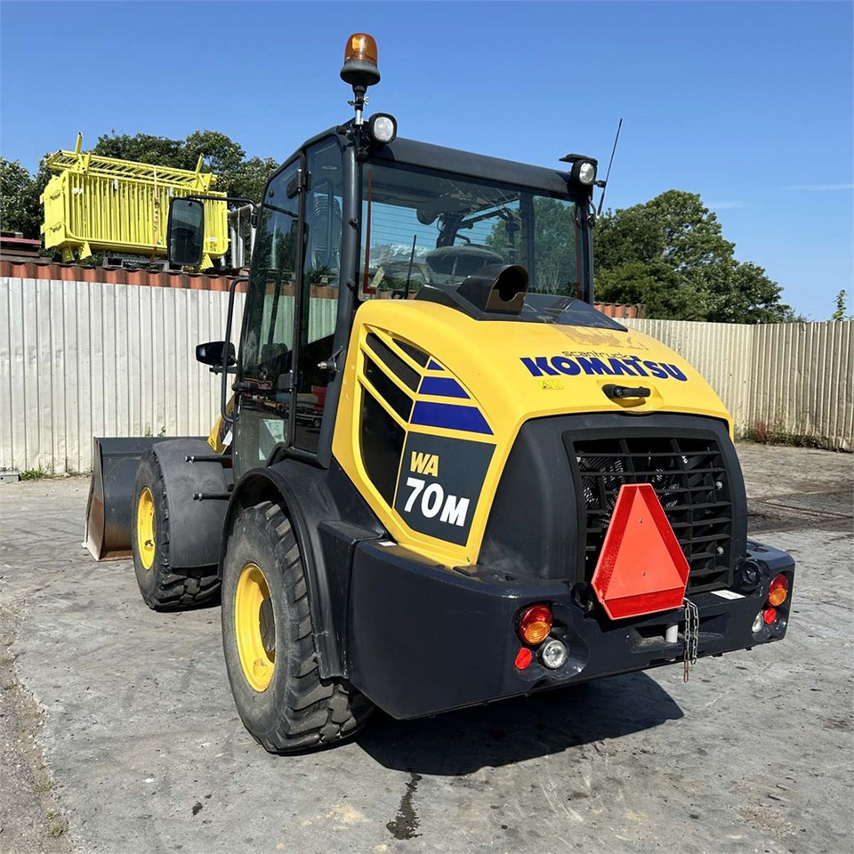 Komatsu WA70M - Chargeuse sur pneus: photos 4 Komatsu WA70M - Chargeuse sur pneus: photos 4
