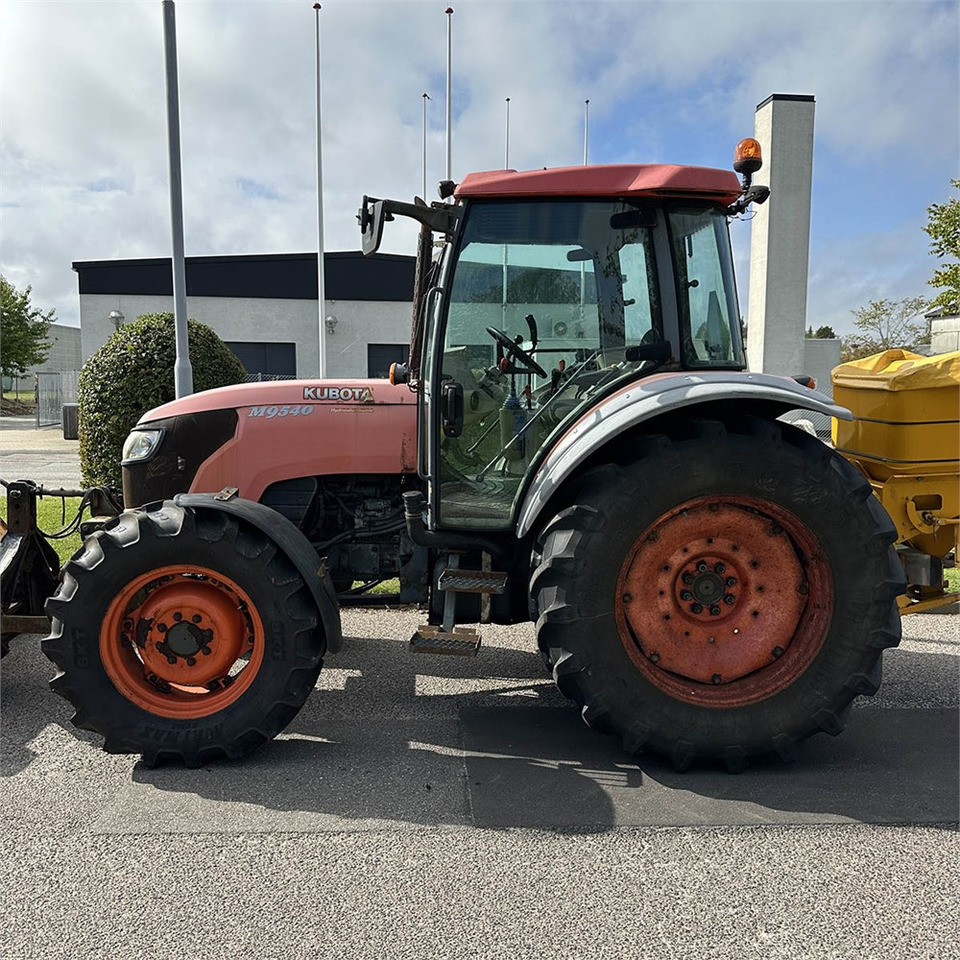 Kubota M 9540 2/4 WD - Tracteur agricole: photos 4 Kubota M 9540 2/4 WD - Tracteur agricole: photos 4