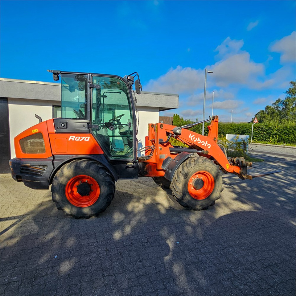 Kubota R070 - Chargeuse sur pneus: photos 5 Kubota R070 - Chargeuse sur pneus: photos 5