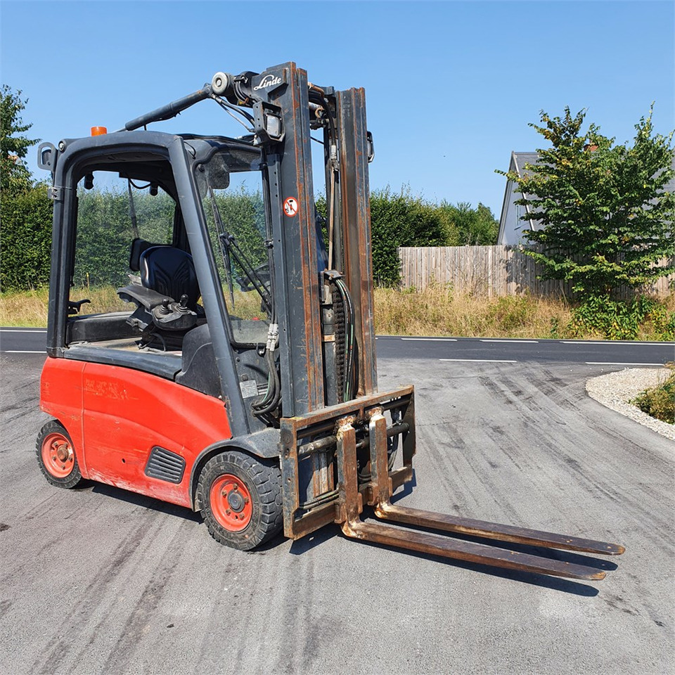 Chariot élévateur Linde H16 P-01: photos 23
