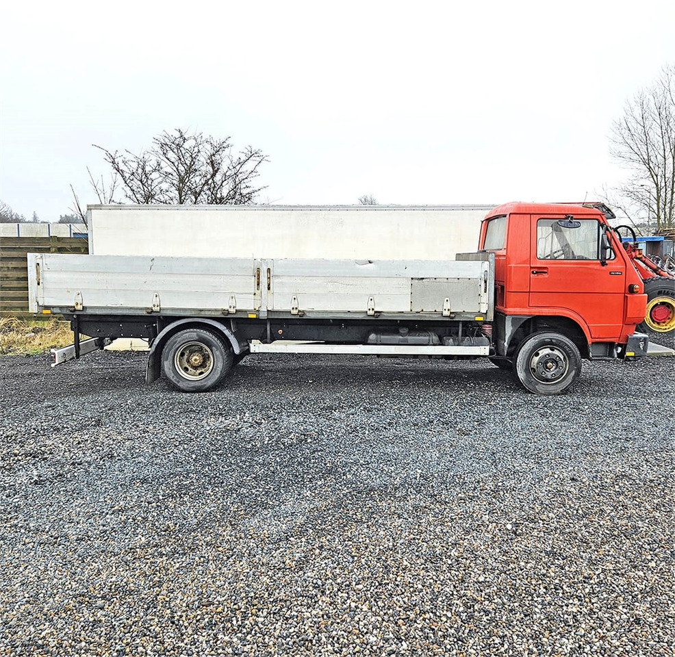 MAN 10 150 - Camion plateau: photos 3 MAN 10 150 - Camion plateau: photos 3