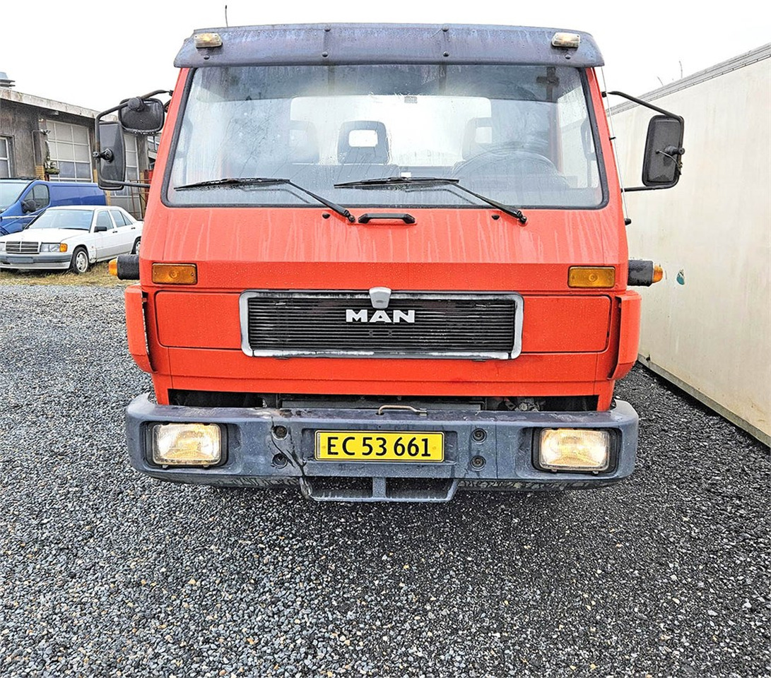 MAN 10 150 - Camion plateau: photos 2 MAN 10 150 - Camion plateau: photos 2