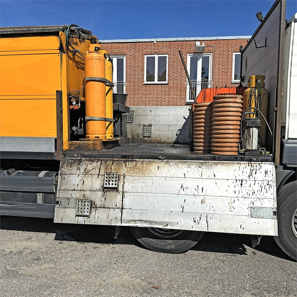 Camion plateau, Répandeuse MAN TG 35. 8x2-6 BL: photos 12