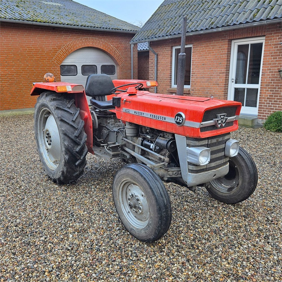 Massey Ferguson 135 - Tracteur agricole: photos 3 Massey Ferguson 135 - Tracteur agricole: photos 3