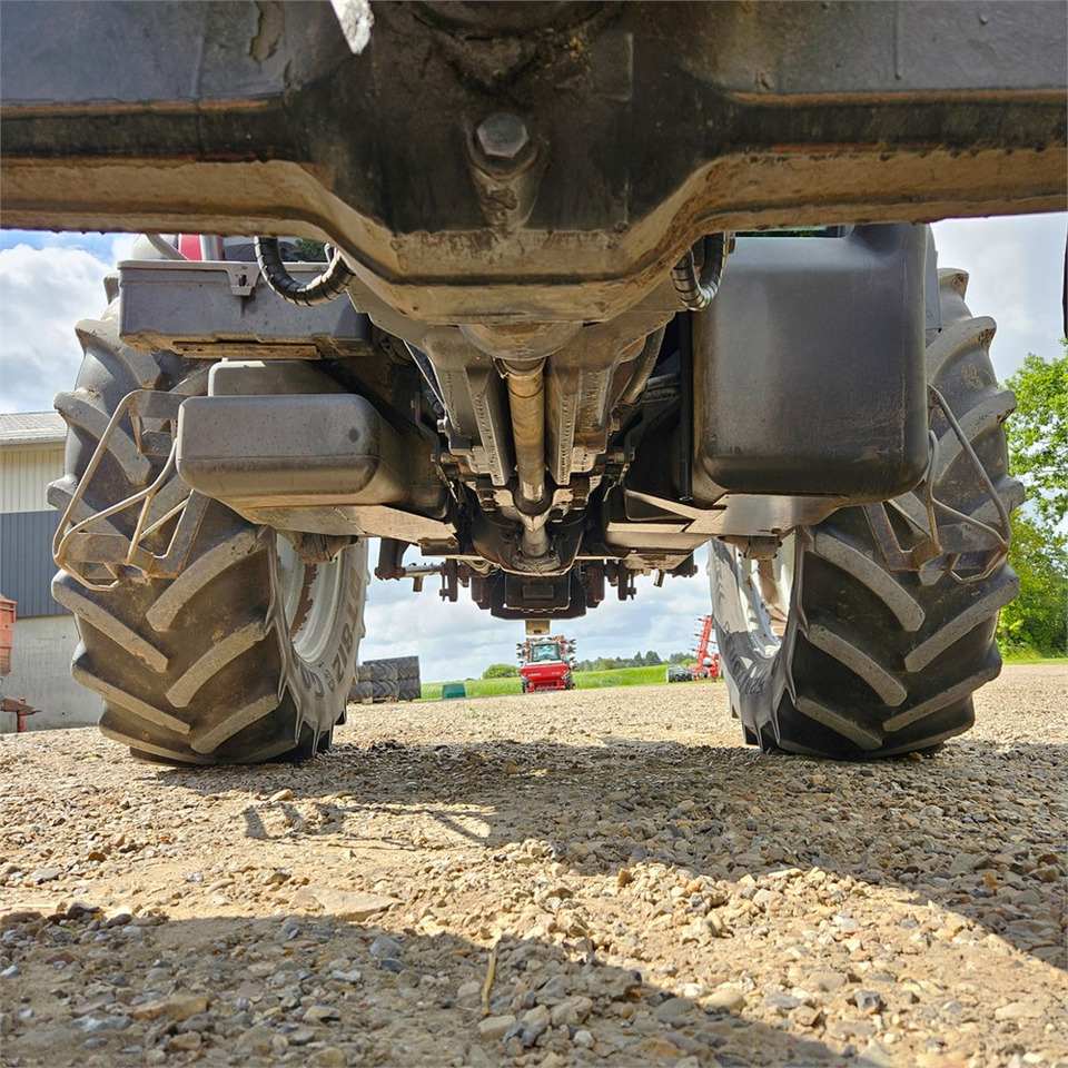 Tracteur agricole Massey Ferguson 4270: photos 40