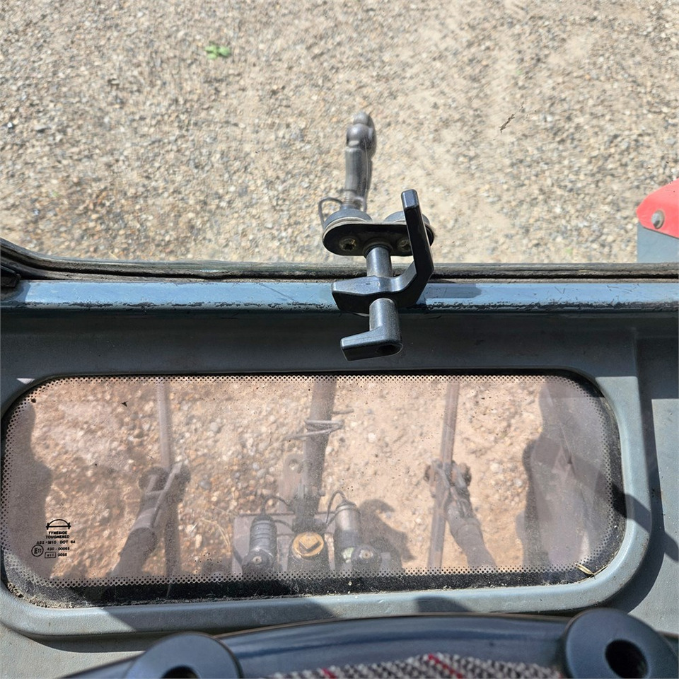 Tracteur agricole Massey Ferguson 4270: photos 26
