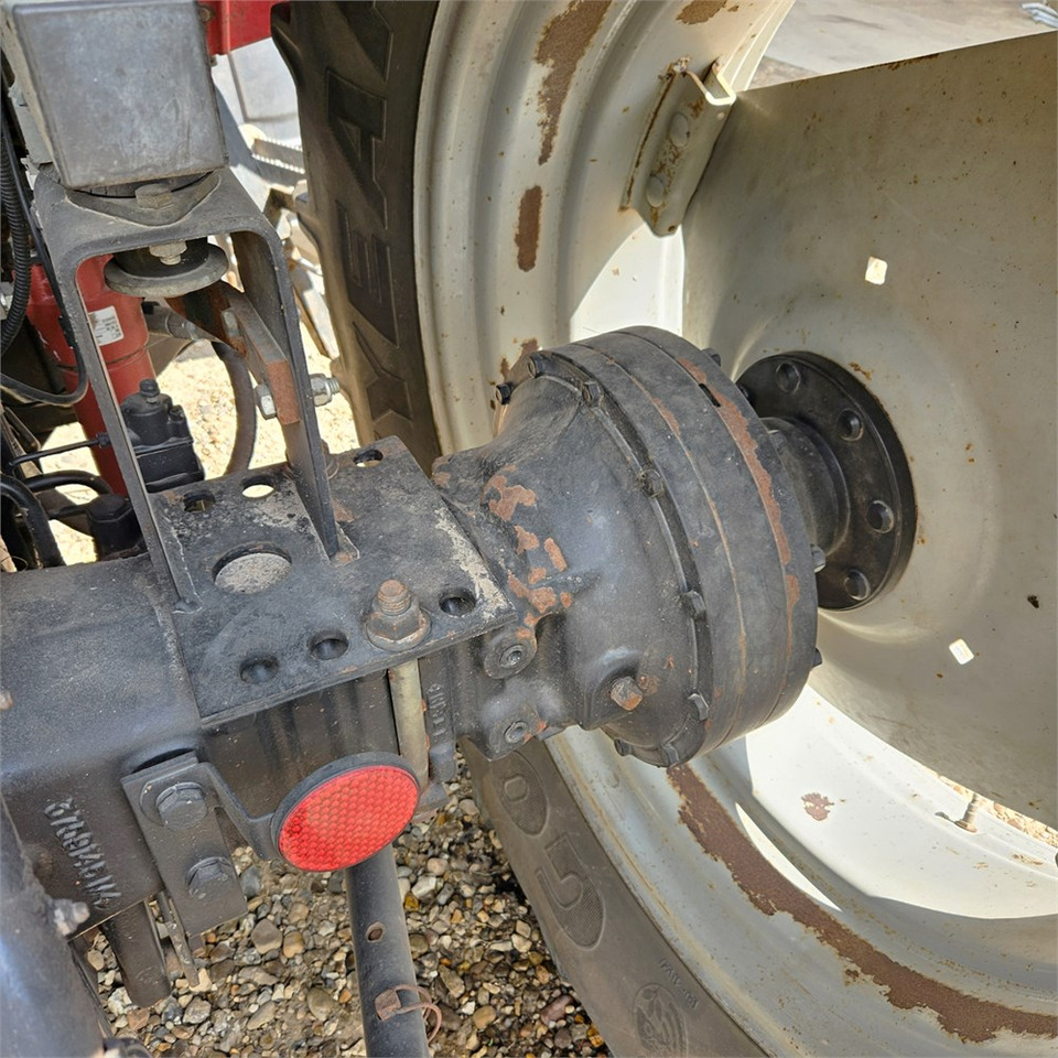 Tracteur agricole Massey Ferguson 4270: photos 41