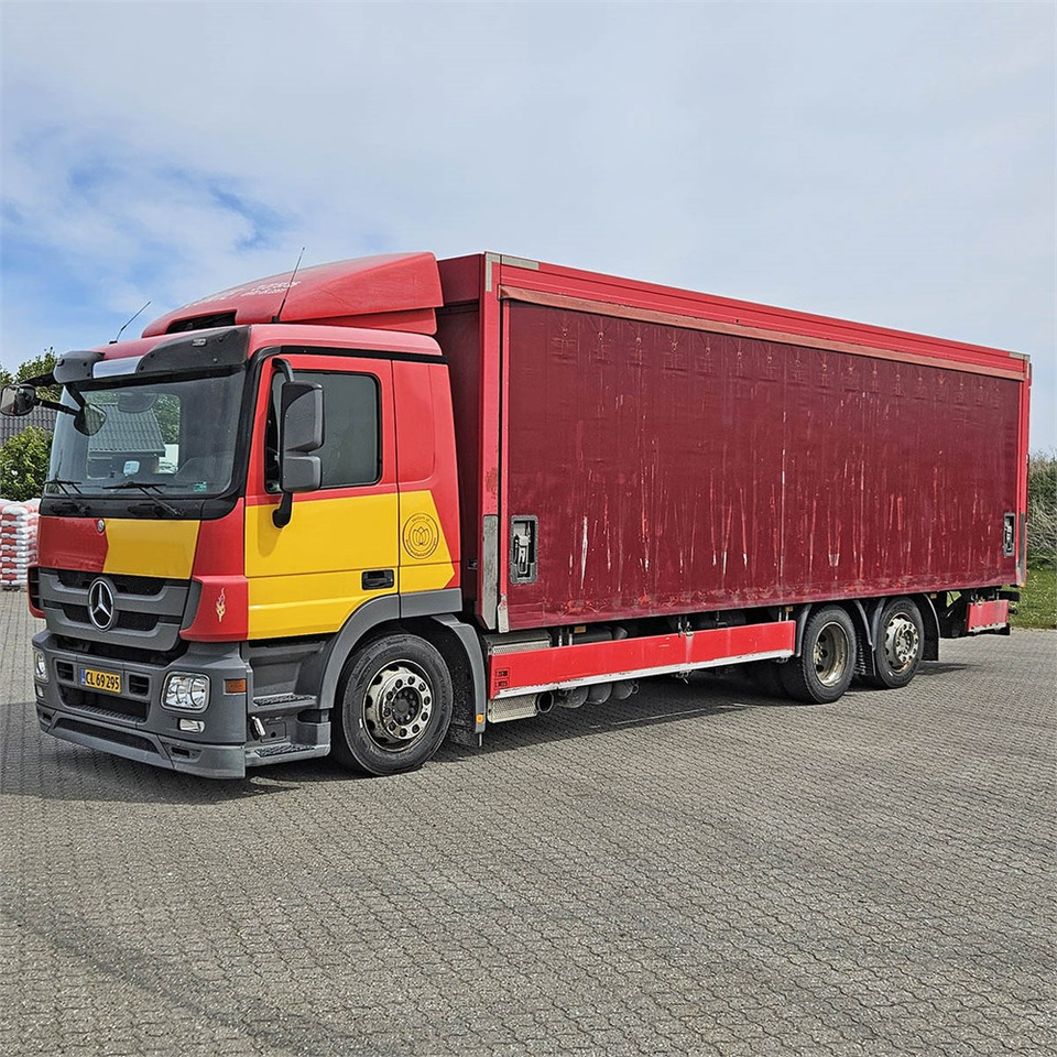 Mercedes Actros 2541 - Camion fourgon: photos 1 Mercedes Actros 2541 - Camion fourgon: photos 1