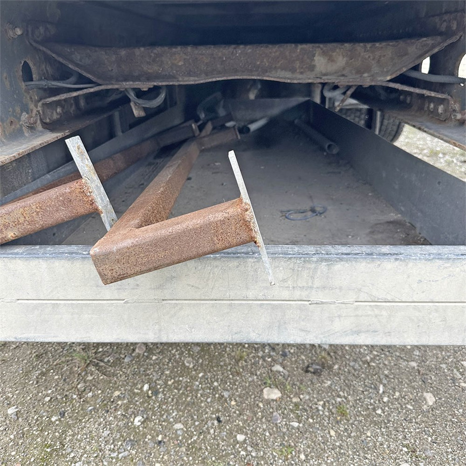 Camion plateau, Camion grue Mercedes Atego 1524 LL: photos 42