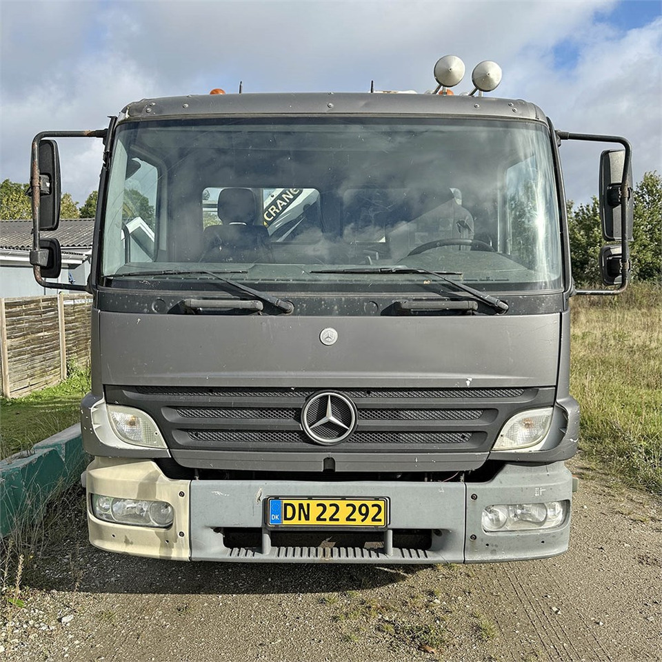 Camion plateau, Camion grue Mercedes Atego 1524 LL: photos 9