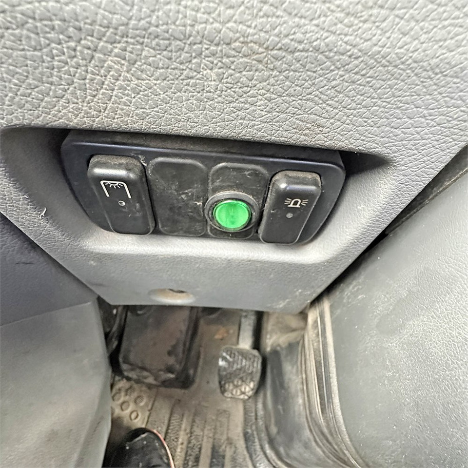 Camion plateau, Camion grue Mercedes Atego 1524 LL: photos 19