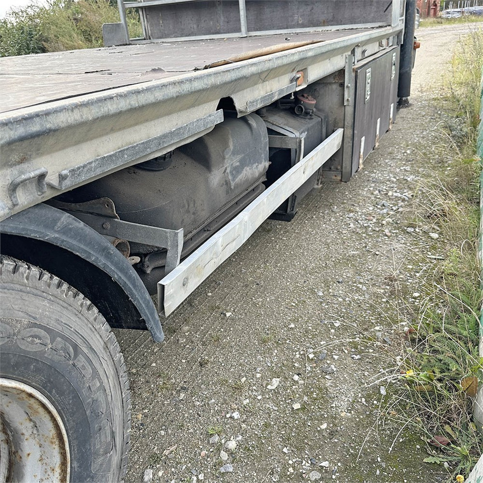 Camion plateau, Camion grue Mercedes Atego 1524 LL: photos 37