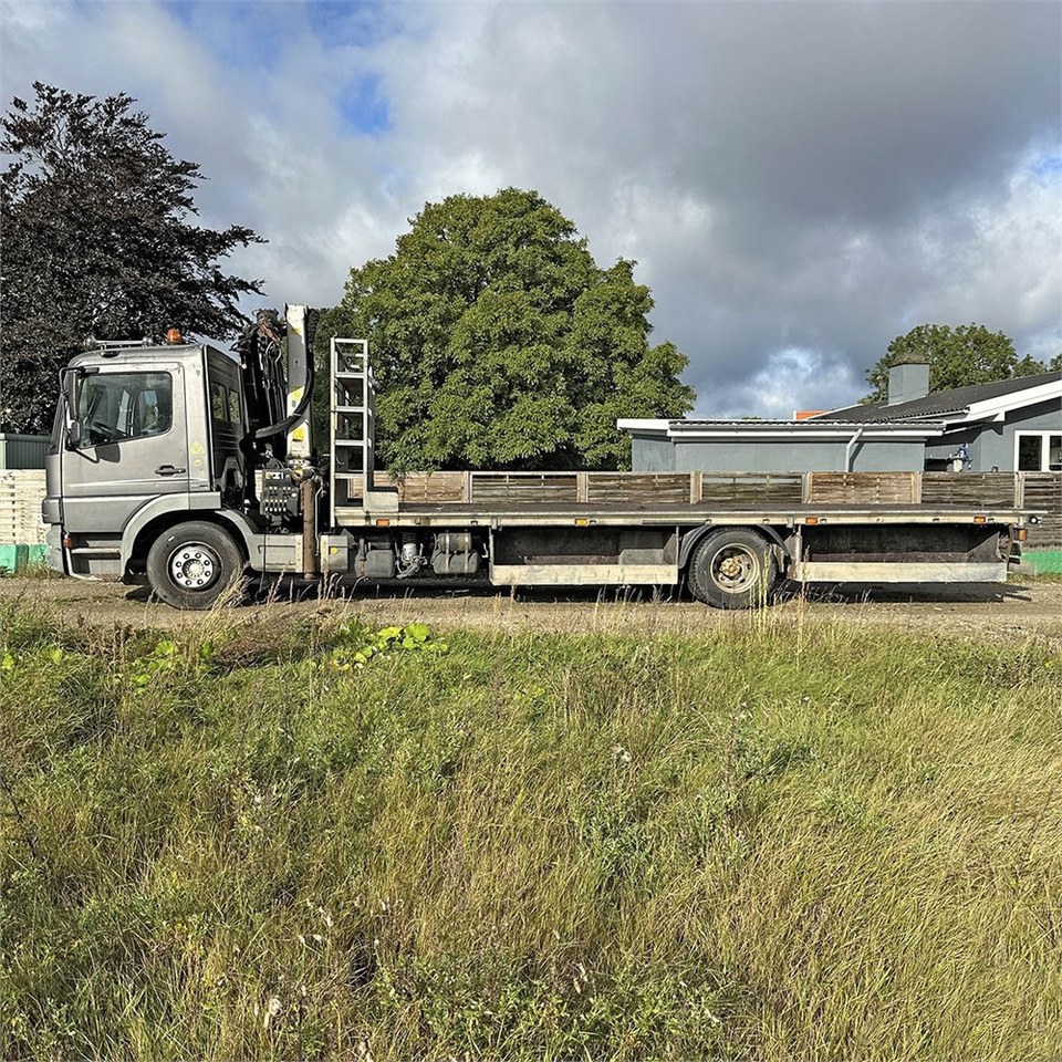 Camion plateau, Camion grue Mercedes Atego 1524 LL: photos 7