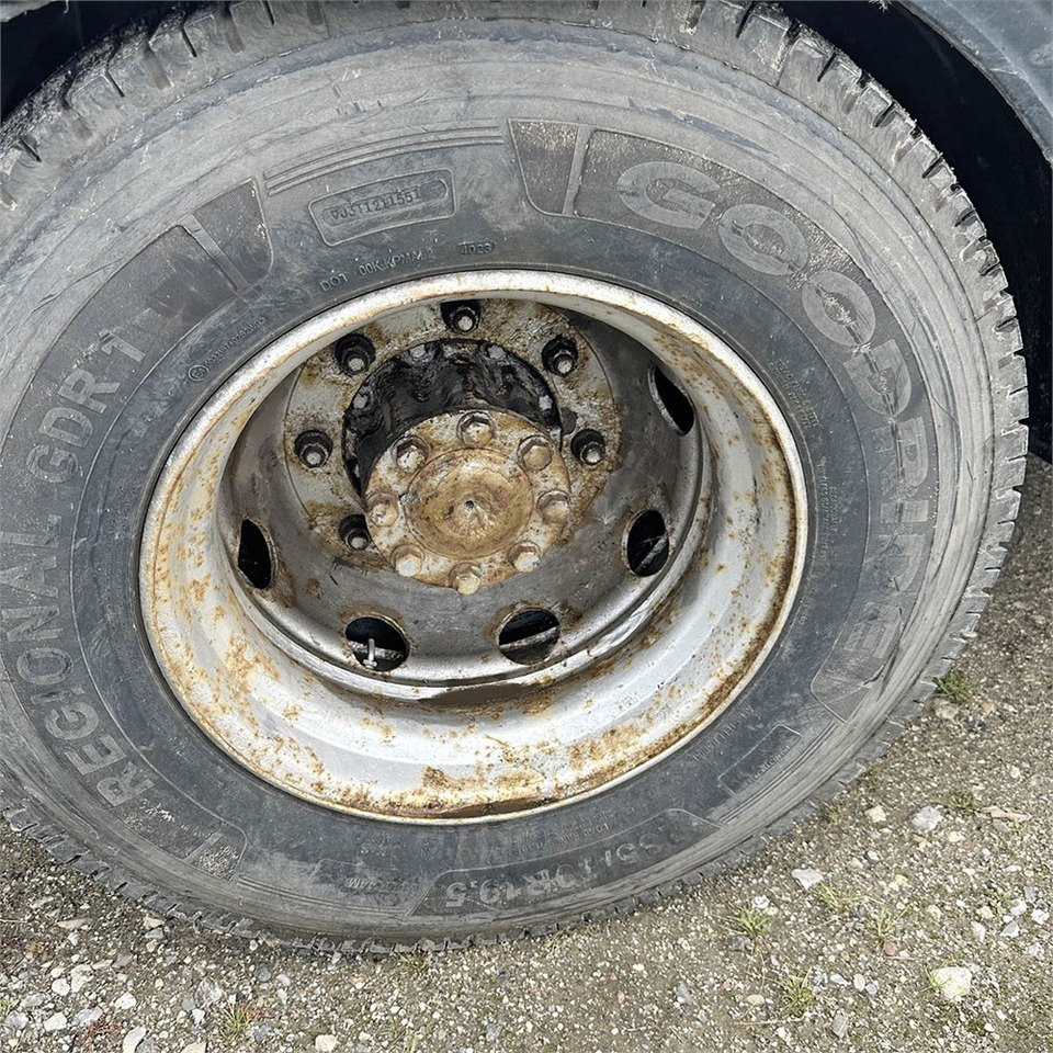 Camion plateau, Camion grue Mercedes Atego 1524 LL: photos 48