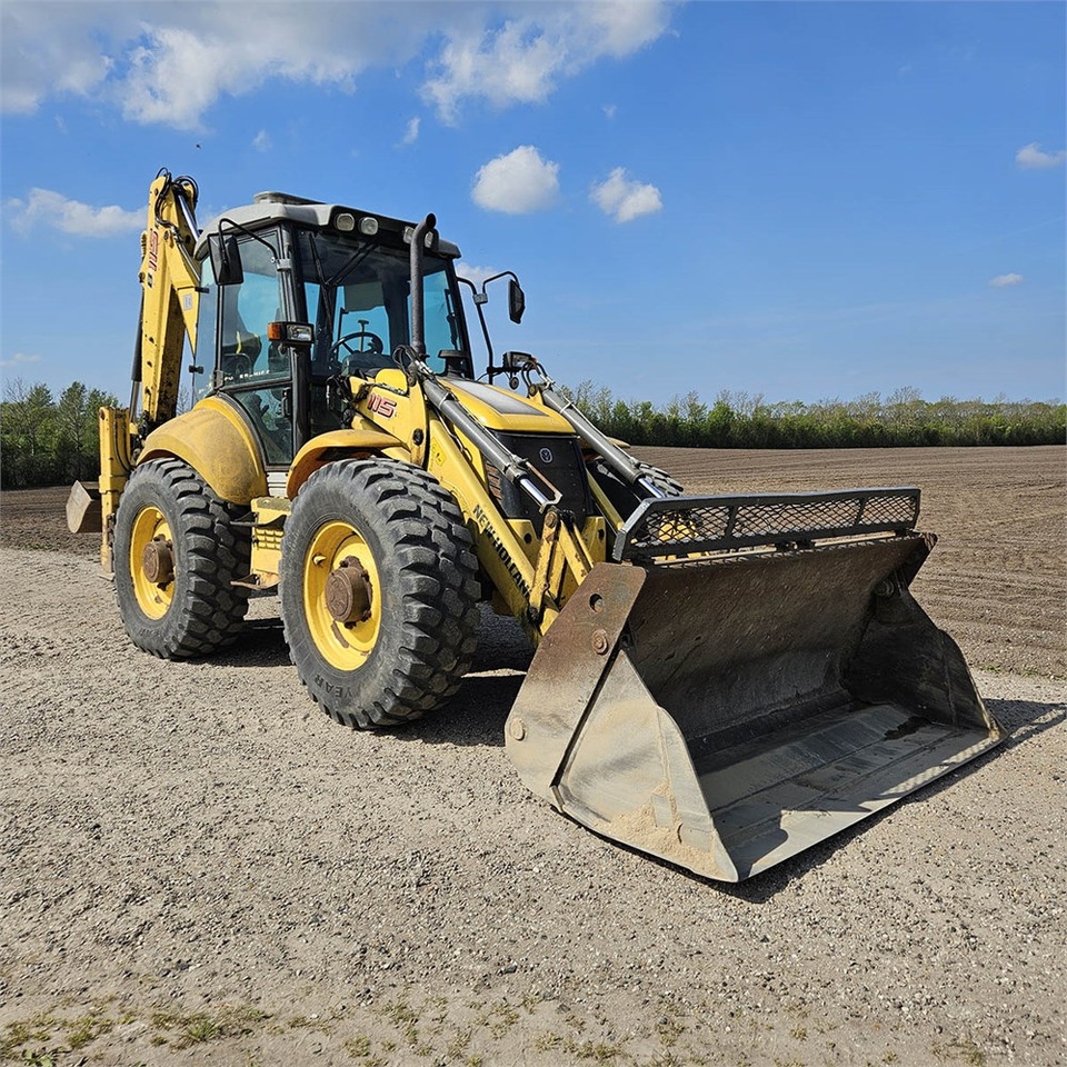 New Holland B115 B - Tractopelle: photos 2 New Holland B115 B - Tractopelle: photos 2