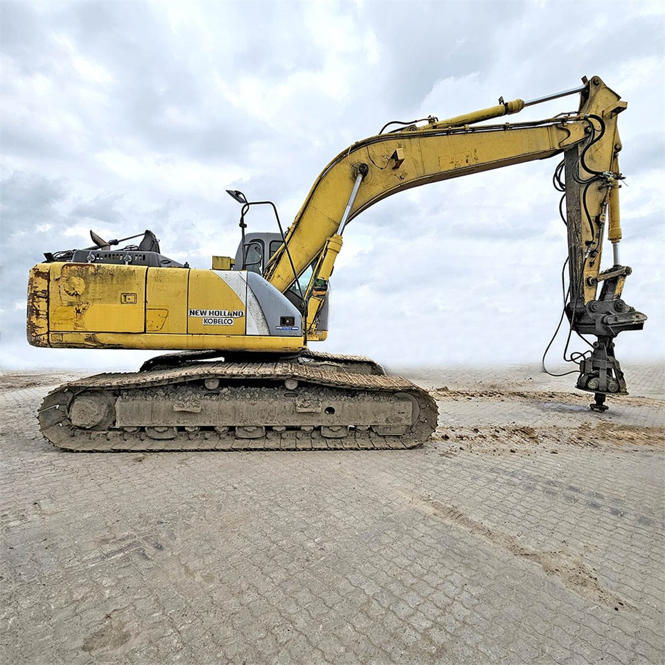 New Holland E265 - Pelle sur chenille: photos 4 New Holland E265 - Pelle sur chenille: photos 4