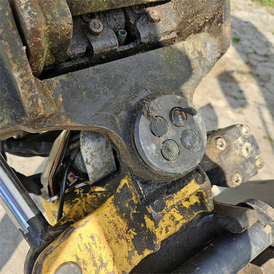 Mini pelle New Holland E26C: photos 31