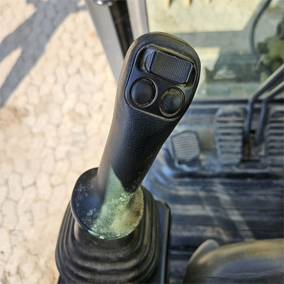 Mini pelle New Holland E26C: photos 10